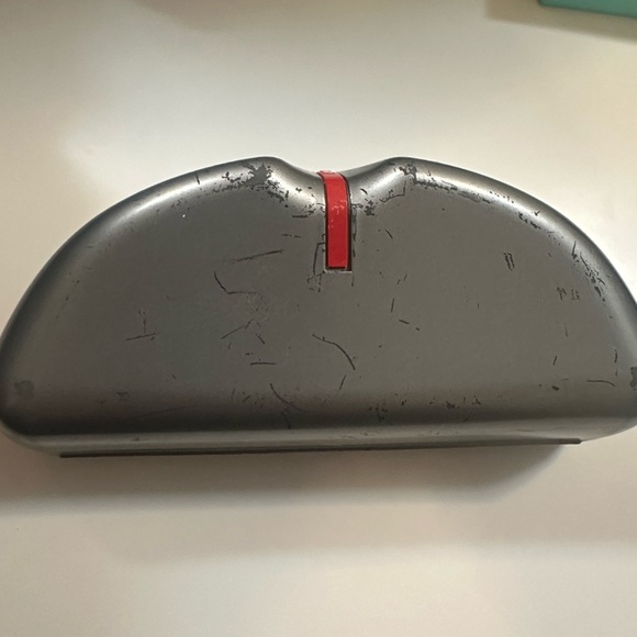 Prada sunglasses - Picture 7 of 9